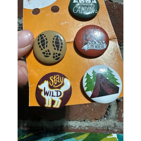 Decorate your backpack outdoor pins - Picture 3 of 5